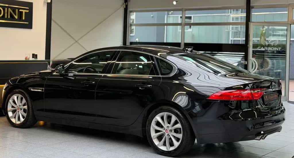 Jaguar XF Prestige AWD 2.0l Xenon/Volleder/BT/CAM 03/2017-photo-6