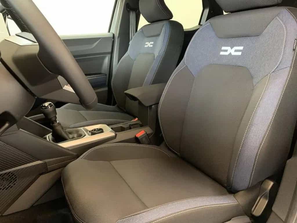 Dacia Duster JOURNEY MILD HYBRID 130 4x4 KAMERA+KLIMA 06/2026-photo-8
