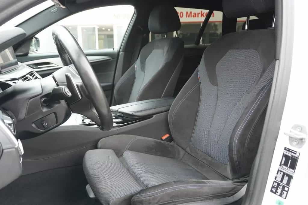 BMW 520 d xDrive M Sport AHK Standheizung Kamera 05/2019-photo-11