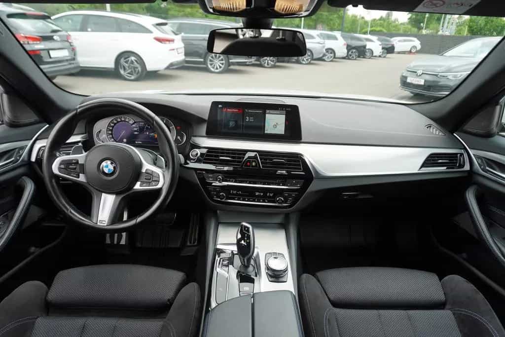 BMW 520 d xDrive M Sport AHK Standheizung Kamera 05/2019-photo-16