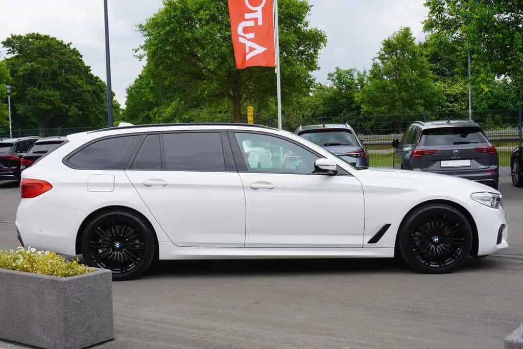BMW 520 d xDrive M Sport AHK Standheizung Kamera 05/2019-photo-4