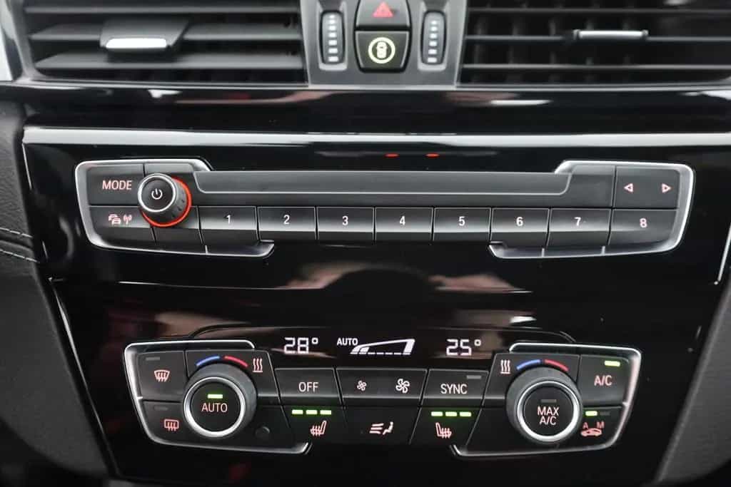 BMW X2 sDrive 18i LED Navi Sitzheizung Tempomat PDC 06/2020-photo-11