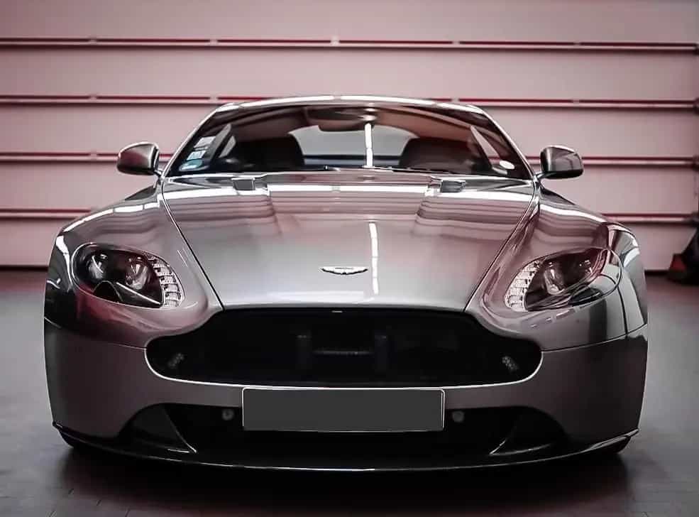 Aston Martin V8 Vantage 4.0 V8 - 06/2018-photo-2