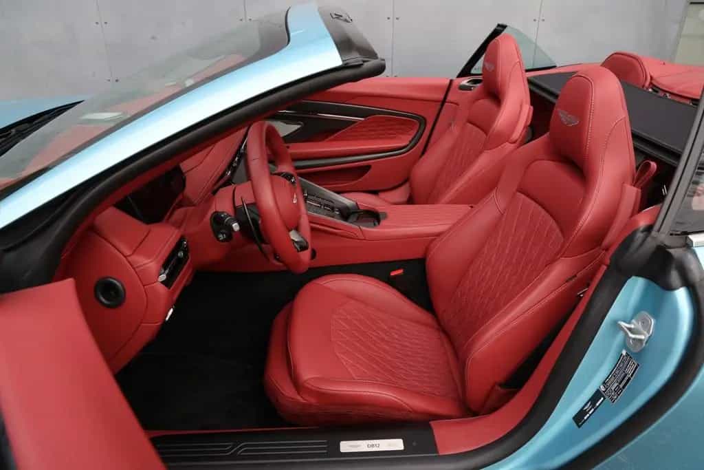 Aston Martin DB12 Volante 1. Hand 07/2024-photo-18