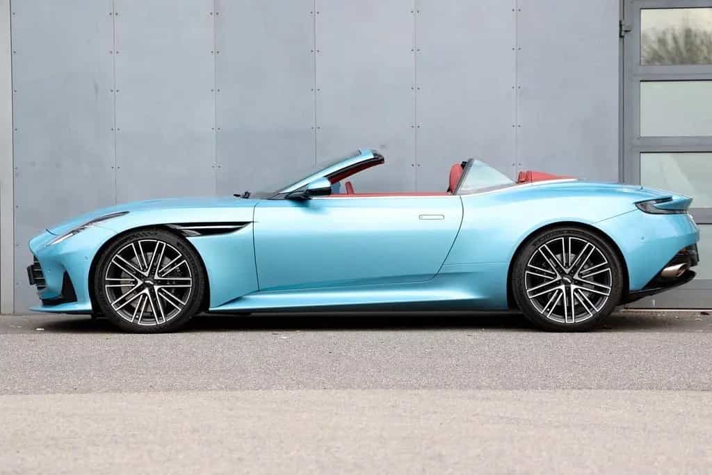 Aston Martin DB12 Volante 1. Hand 07/2024-photo-8
