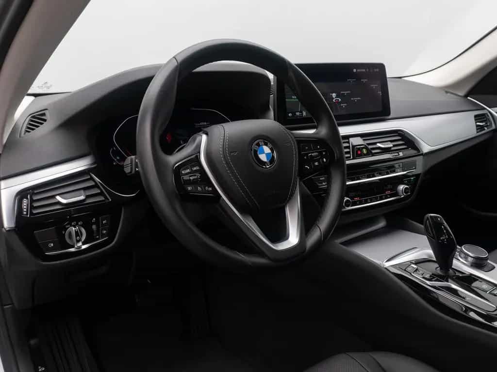 BMW 520 i DAB Alarm FernlichtAssis PDC GeschwindigReg 08/2022-photo-20