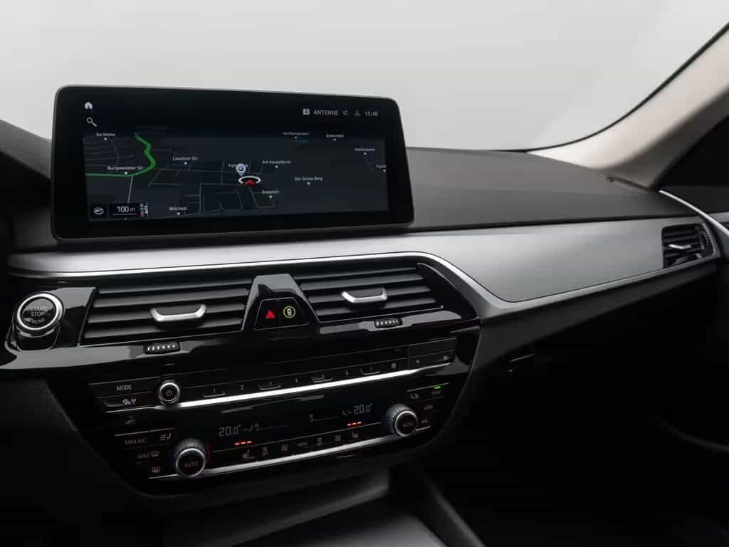 BMW 520 i DAB Alarm FernlichtAssis PDC GeschwindigReg 08/2022-photo-21