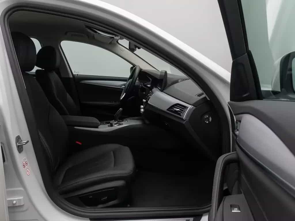 BMW 520 i DAB Alarm FernlichtAssis PDC GeschwindigReg 08/2022-photo-24