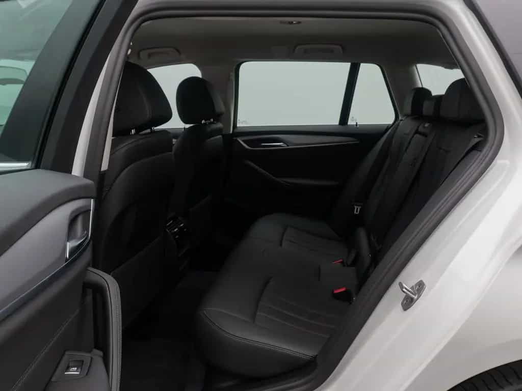 BMW 520 i DAB Alarm FernlichtAssis PDC GeschwindigReg 08/2022-photo-25
