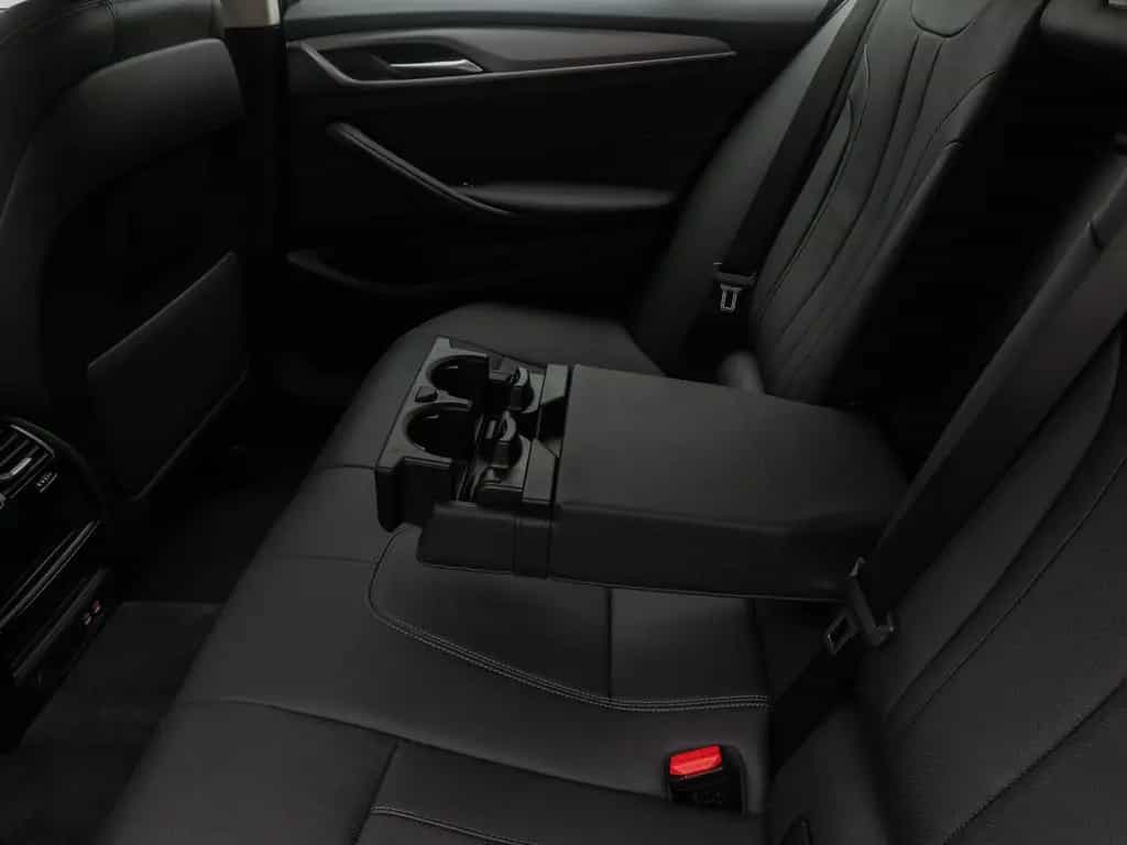 BMW 520 i DAB Alarm FernlichtAssis PDC GeschwindigReg 08/2022-photo-27