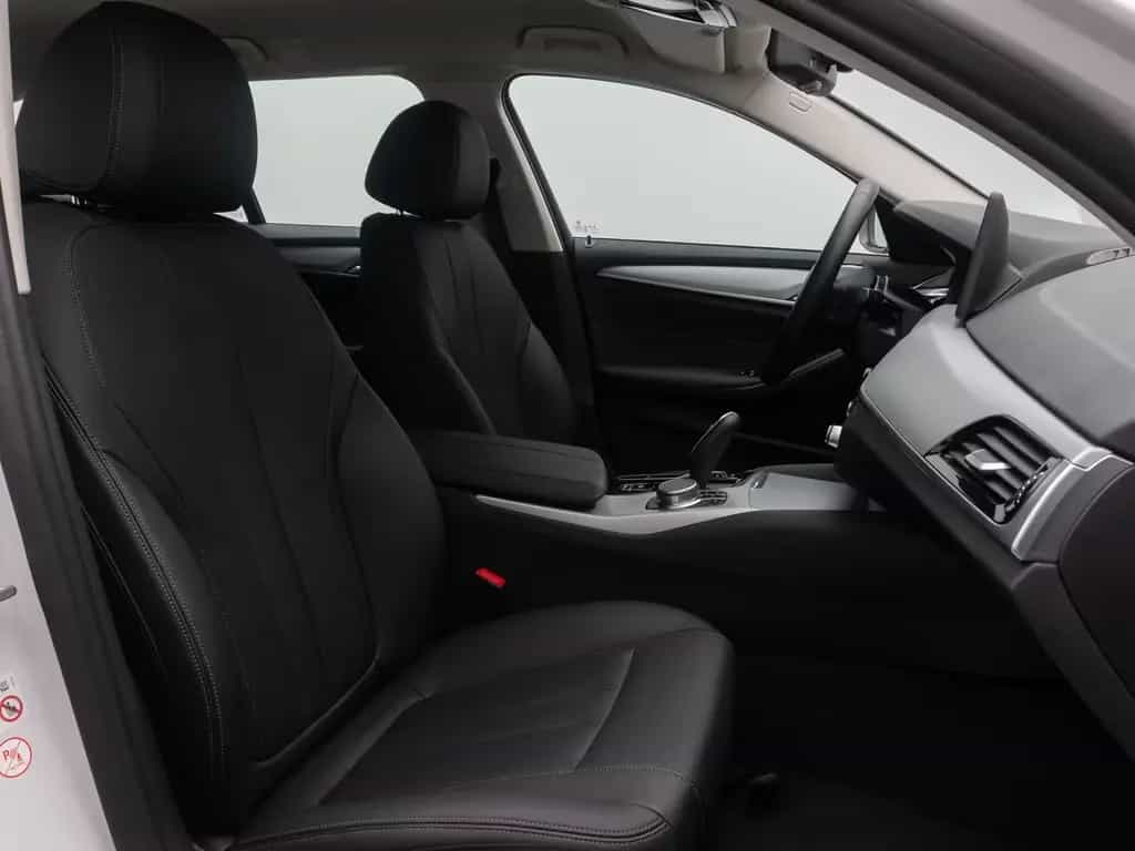 BMW 520 i DAB Alarm FernlichtAssis PDC GeschwindigReg 08/2022-photo-35