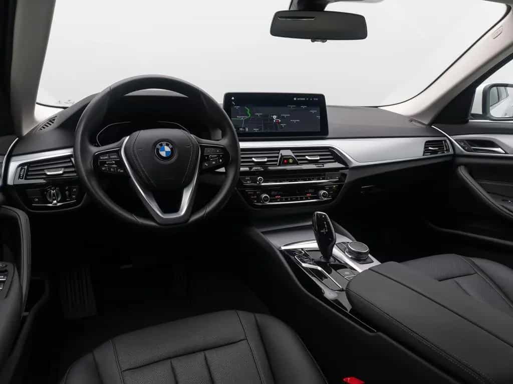 BMW 520 i DAB Alarm FernlichtAssis PDC GeschwindigReg 08/2022-photo-38