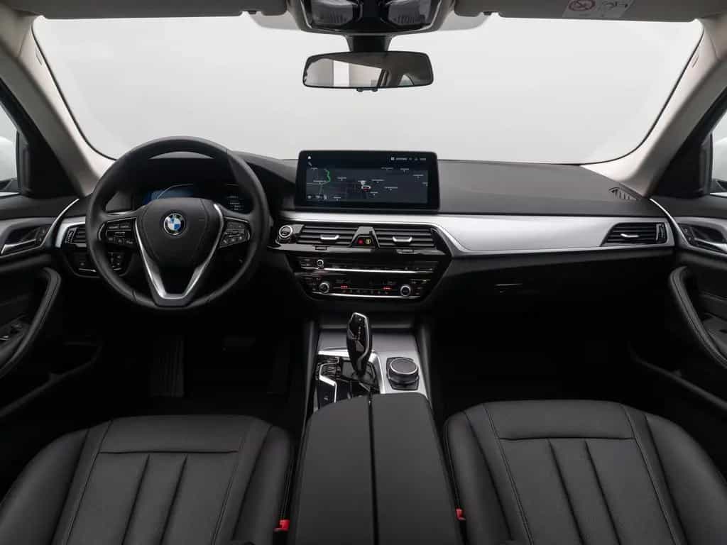 BMW 520 i DAB Alarm FernlichtAssis PDC GeschwindigReg 08/2022-photo-39