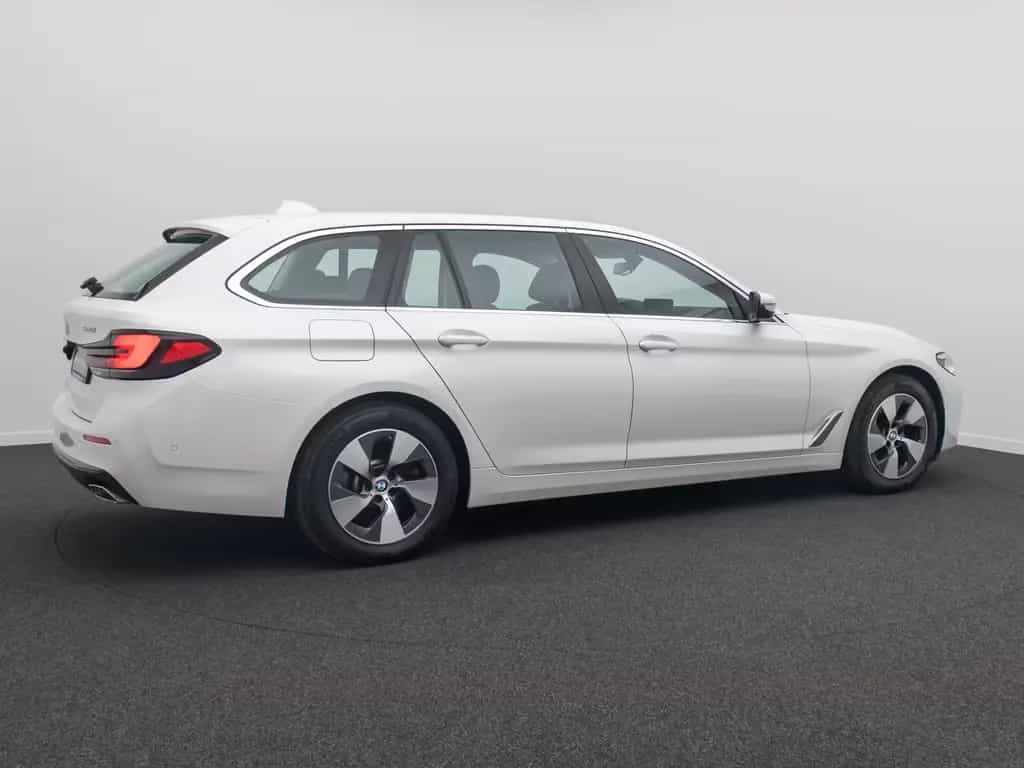 BMW 520 i DAB Alarm FernlichtAssis PDC GeschwindigReg 08/2022-photo-5