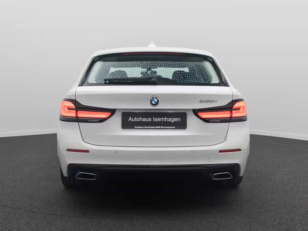 BMW 520 i DAB Alarm FernlichtAssis PDC GeschwindigReg 08/2022-photo-7