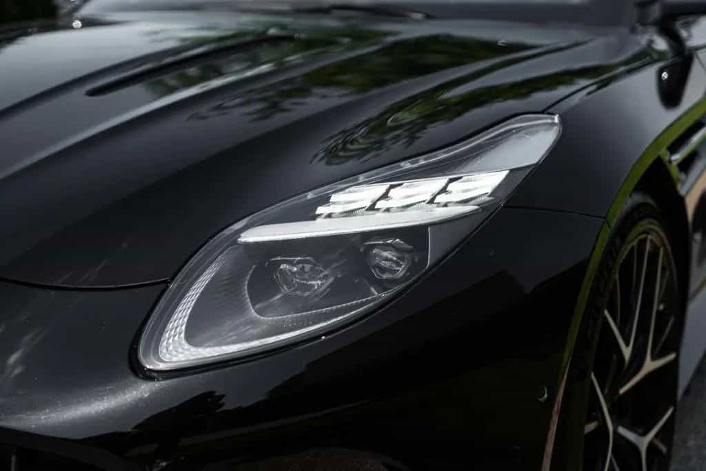 Aston Martin DB12 4.0 V8 / COUPE / BOWERS & WILKINS / 360° / VAT 04/2025-photo-10