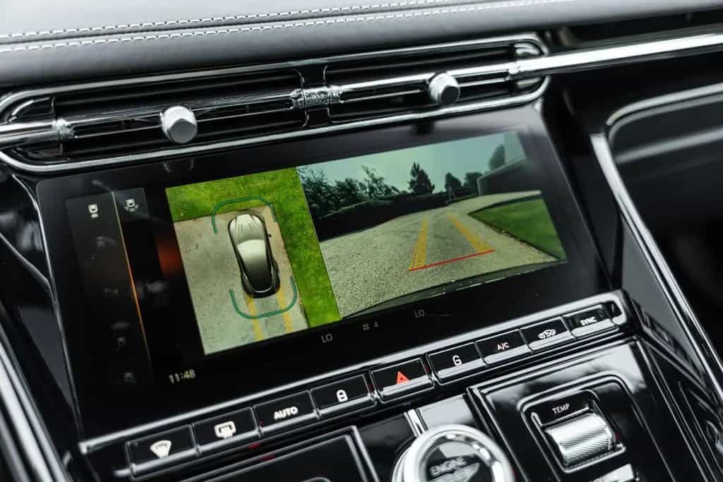 Aston Martin DB12 4.0 V8 / COUPE / BOWERS & WILKINS / 360° / VAT 04/2025-photo-23