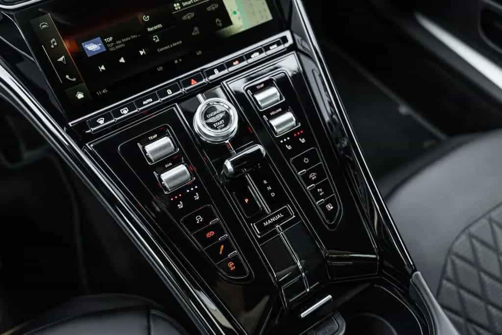 Aston Martin DB12 4.0 V8 / COUPE / BOWERS & WILKINS / 360° / VAT 04/2025-photo-24