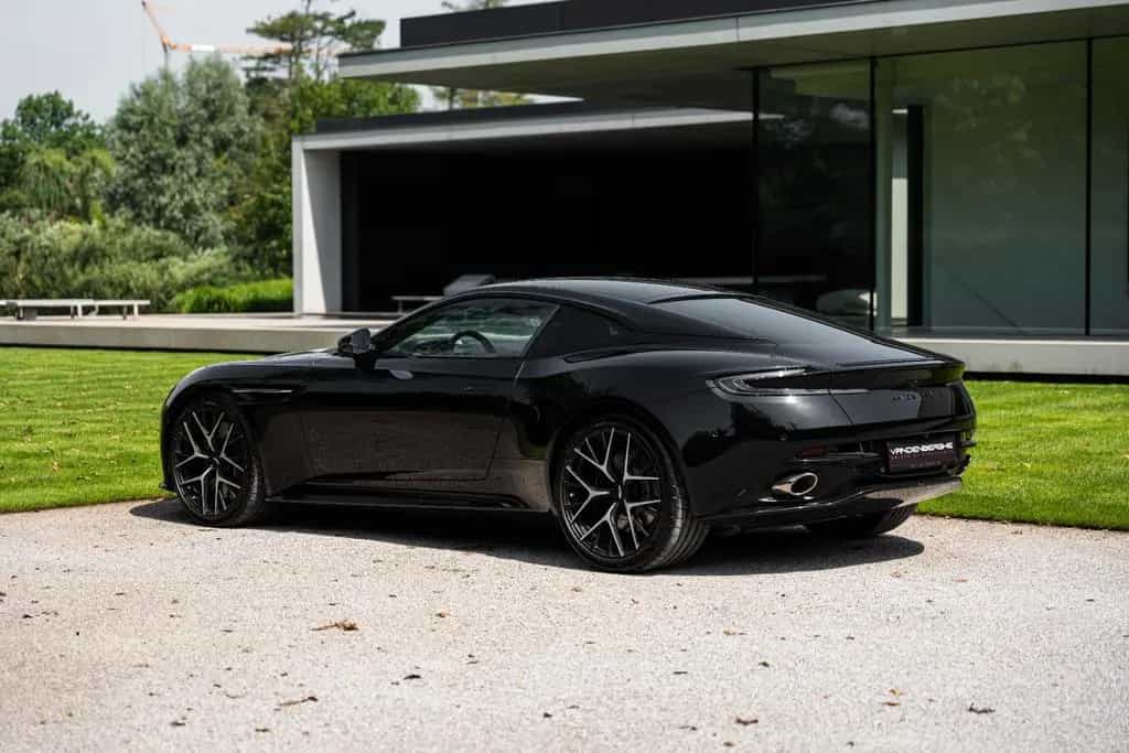 Aston Martin DB12 4.0 V8 / COUPE / BOWERS & WILKINS / 360° / VAT 04/2025-photo-4