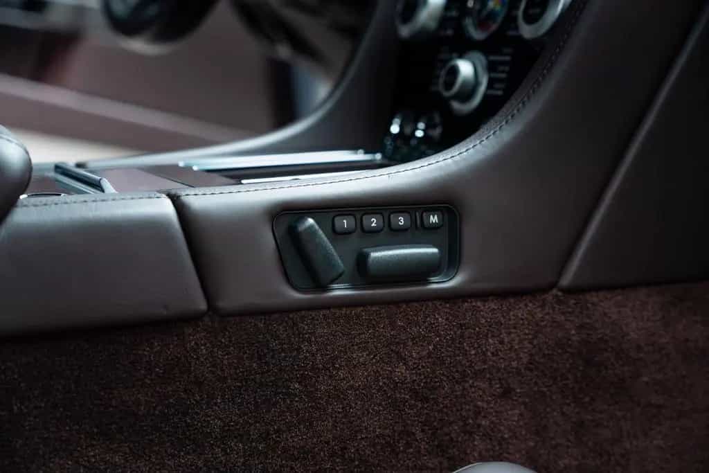 Aston Martin DBS 6.0 V12 | EX WERKS PRESS FLEET | ZUSTANDSNOTE 1 05/2011-photo-24