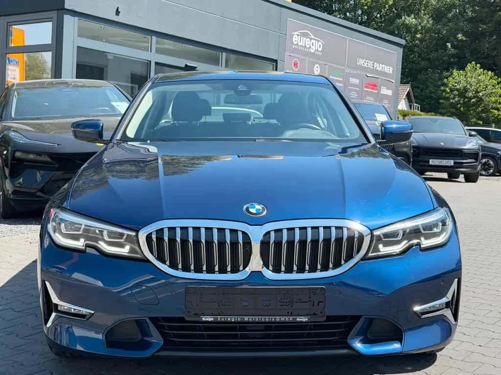 BMW 320 d Luxury Line Aut. 1 Hand - LED - Leder - // 04/2021-photo-3