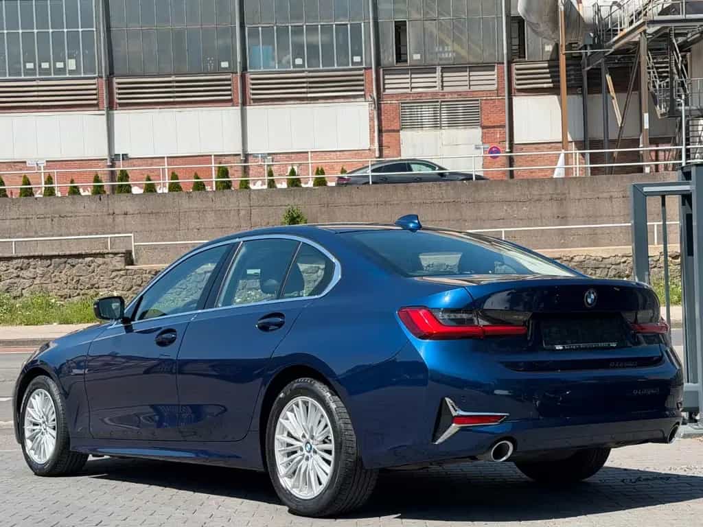 BMW 320 d Luxury Line Aut. 1 Hand - LED - Leder - // 04/2021-photo-8