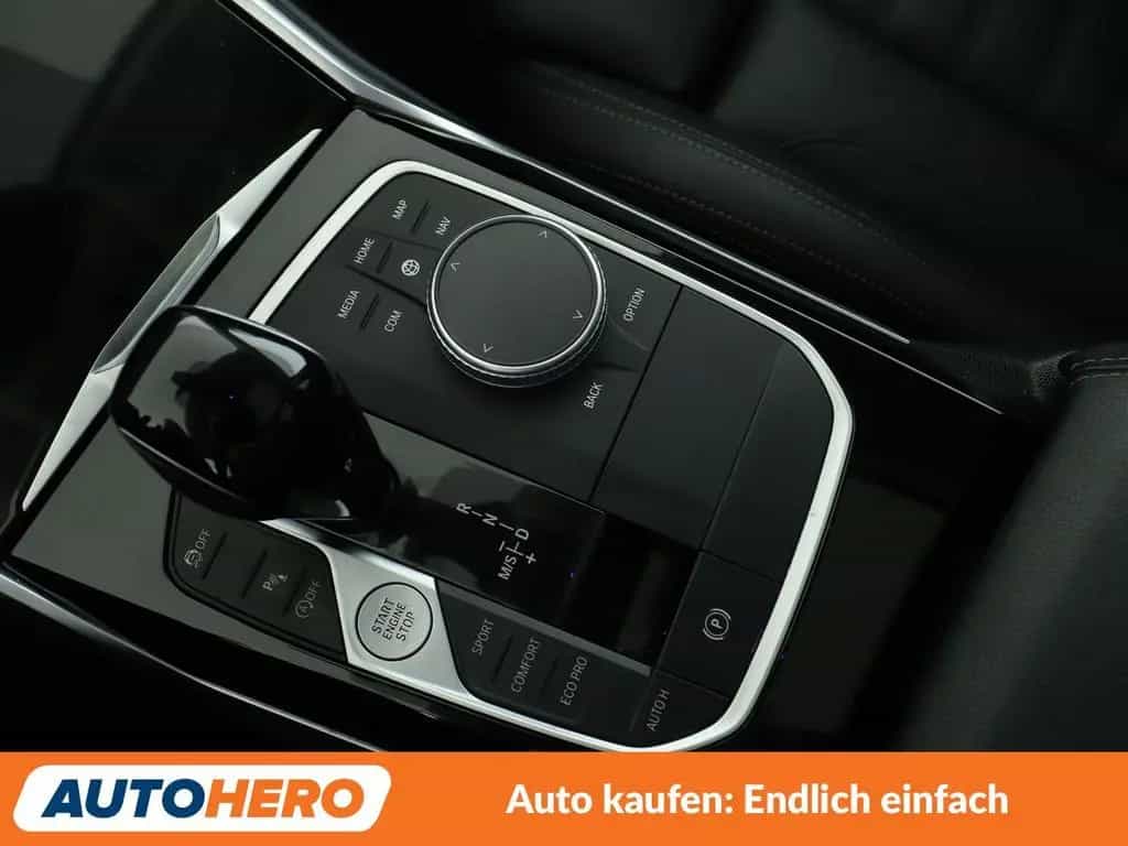 BMW 330 i xDrive Luxury Line Aut.*NAVI*LED*PDC*ACC* 05/2022-photo-21