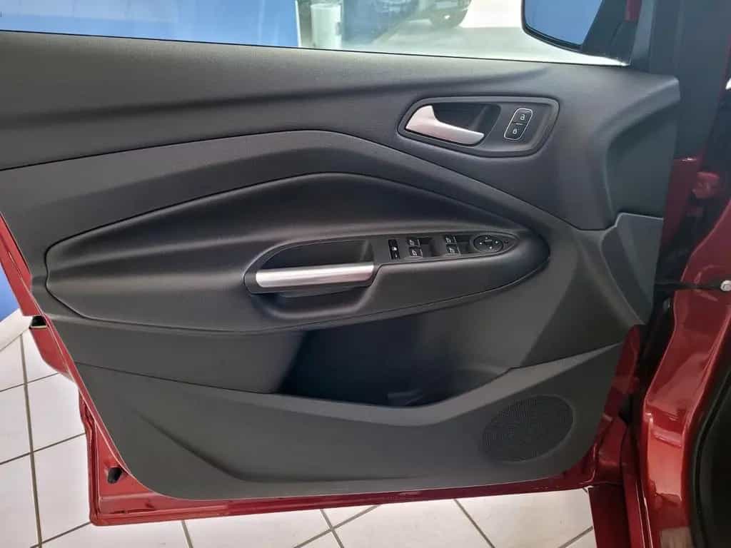 Ford Kuga ST-Line 2Hd./AHK/Navi/Bi-Xenon/150PS/18" 08/2018-photo-23
