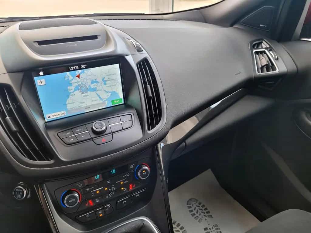 Ford Kuga ST-Line 2Hd./AHK/Navi/Bi-Xenon/150PS/18" 08/2018-photo-8