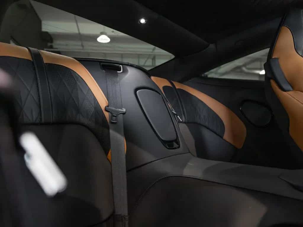 Aston Martin DB12 Coupe Aston Martin Hamburg 05/2024-photo-11