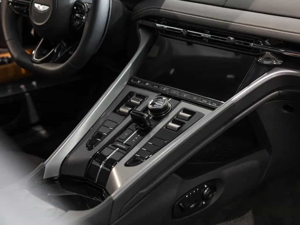 Aston Martin DB12 Coupe Aston Martin Hamburg 05/2024-photo-21