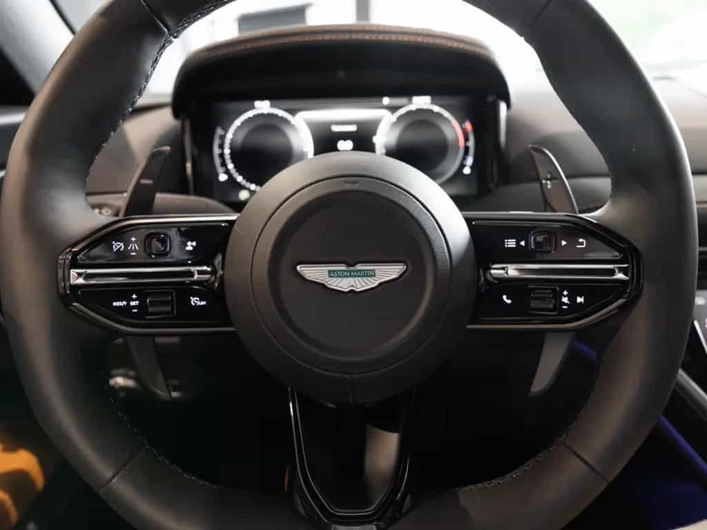 Aston Martin DB12 Coupe Aston Martin Hamburg 05/2024-photo-9