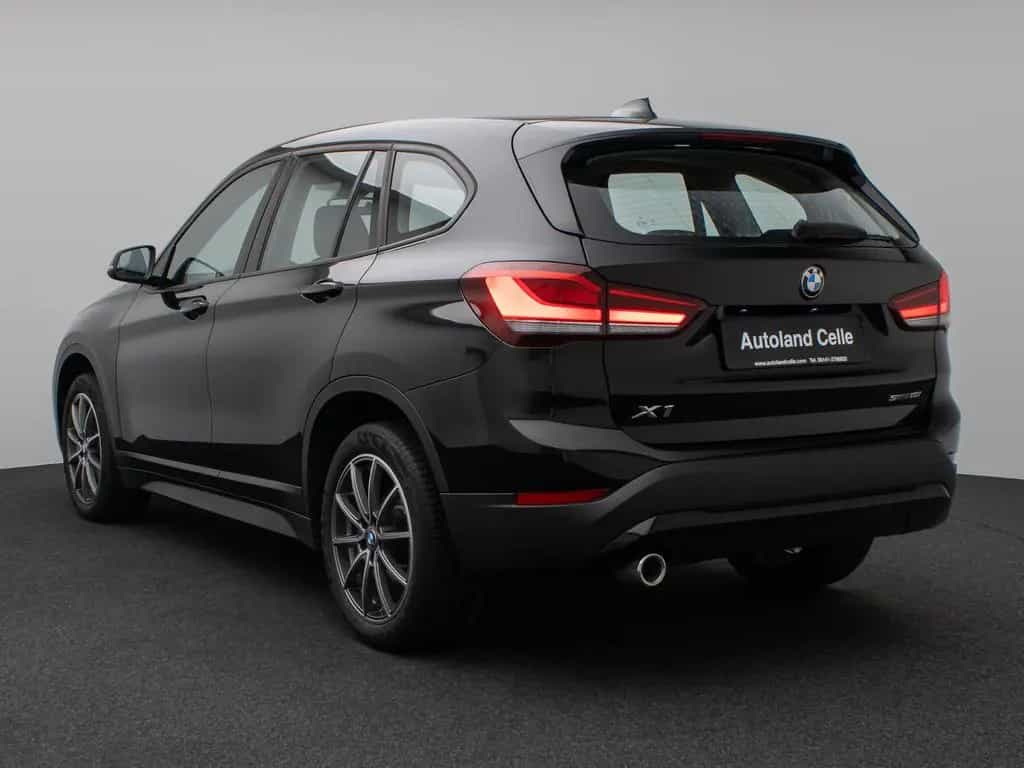 BMW X1 sD18i Parkassistent DAB Sportsitz LED 18Zoll 02/2022-photo-8