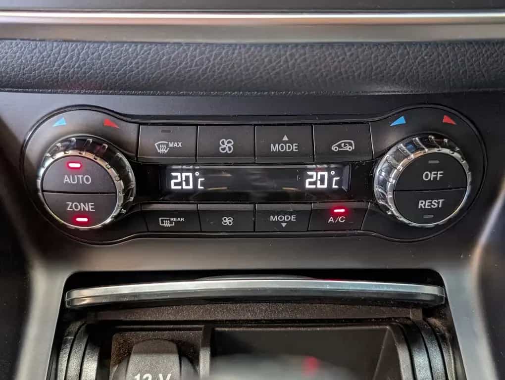 Mercedes-Benz CLA 200 AMG LED-High Cam H/K Navi Leder Memory 12/2016-photo-22