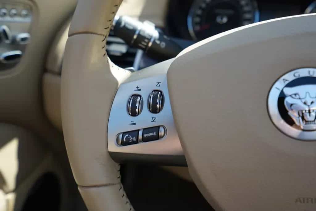 Jaguar XKR Supercharged 5.0 V8 Cabrio*R Performance*B&W 03/2011-photo-12