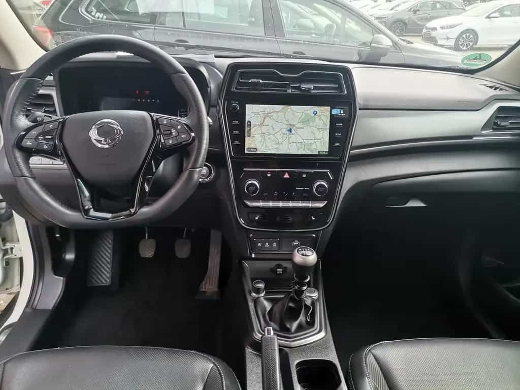 Ssangyong Tivoli Sapphire 4x4 1.5 TGDI LED|Navi|RFK|Allrad 11/2023-photo-8
