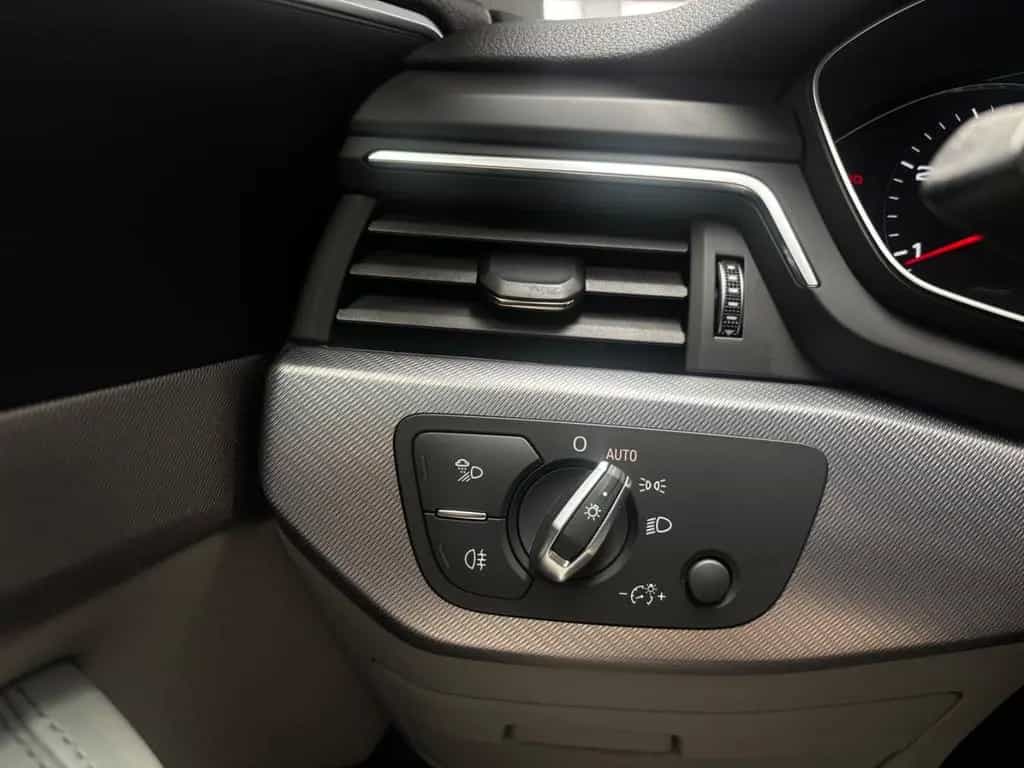 Audi A4 Avant 40 TDI quattro Stand-Heizung AHK LED 03/2022-photo-17