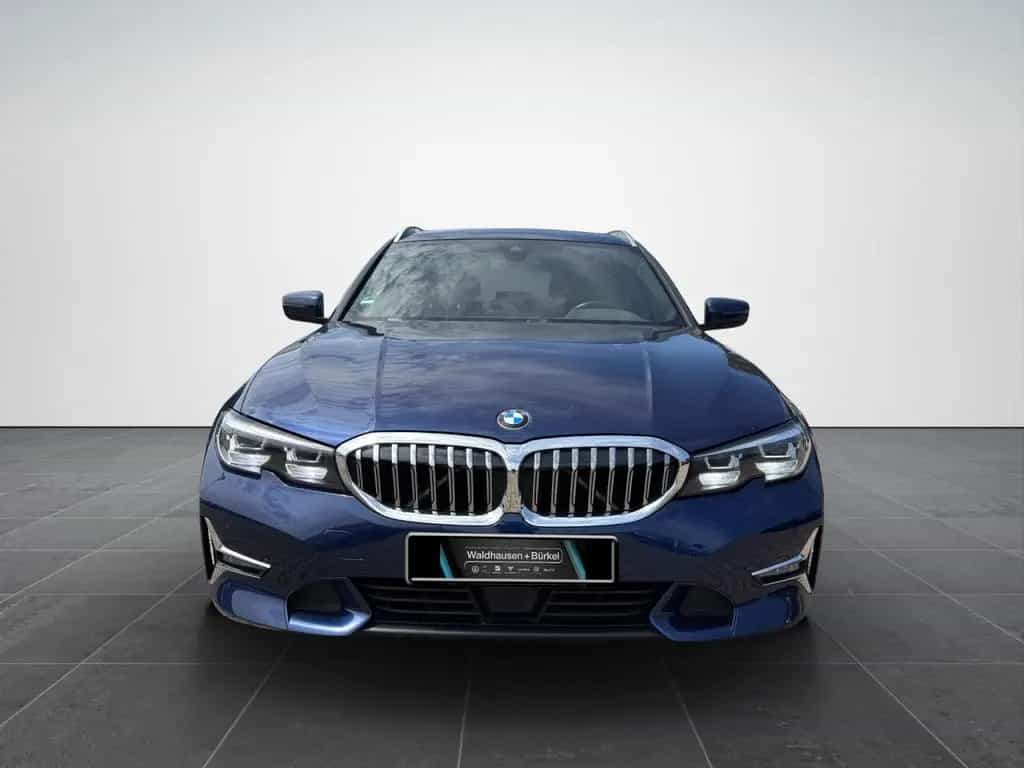 BMW 320 3er Touring - 320 d xDrive Luxury Line Klima 03/2020-photo-1