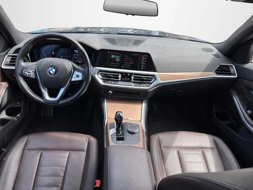 BMW 320 3er Touring - 320 d xDrive Luxury Line Klima 03/2020-photo-11