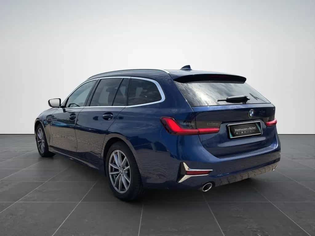 BMW 320 3er Touring - 320 d xDrive Luxury Line Klima 03/2020-photo-3