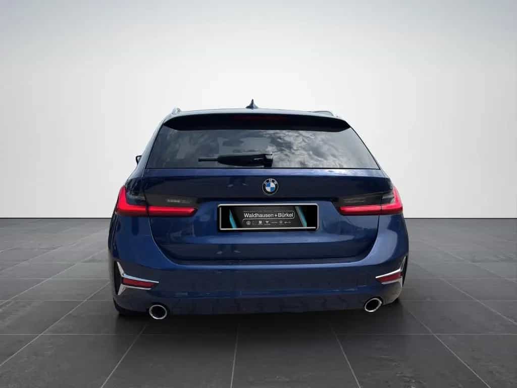 BMW 320 3er Touring - 320 d xDrive Luxury Line Klima 03/2020-photo-4
