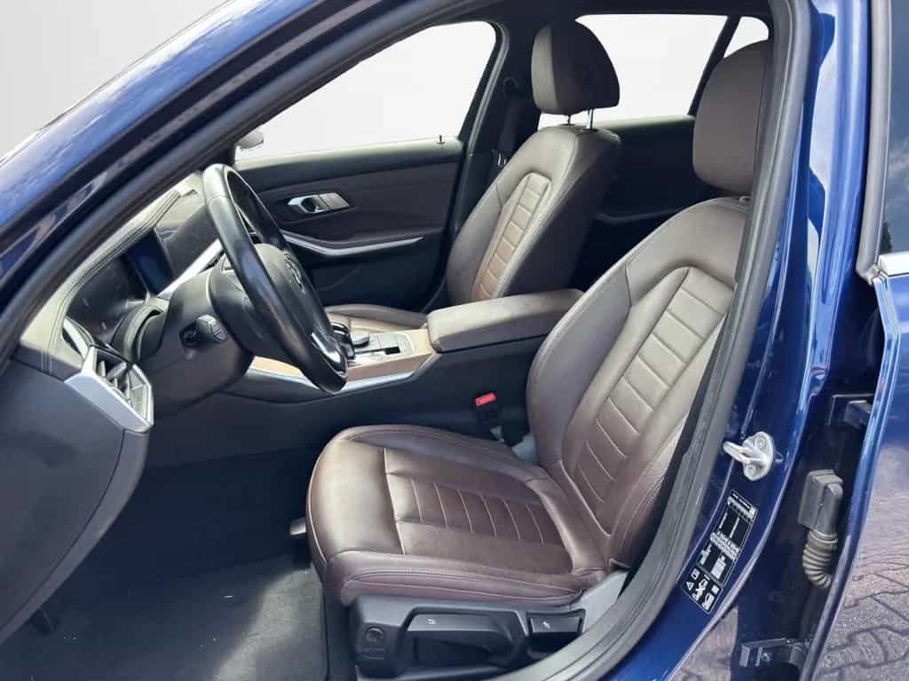 BMW 320 3er Touring - 320 d xDrive Luxury Line Klima 03/2020-photo-9