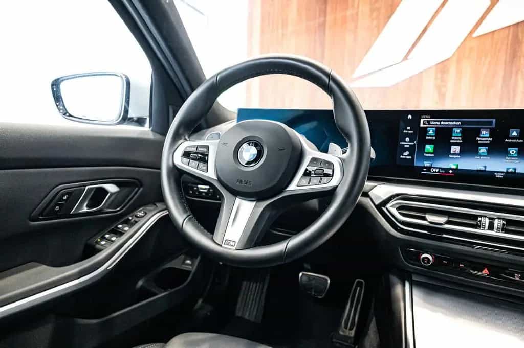 BMW 318 i, touring, M pack, camera, widescreen G21 l 07/2024-photo-14