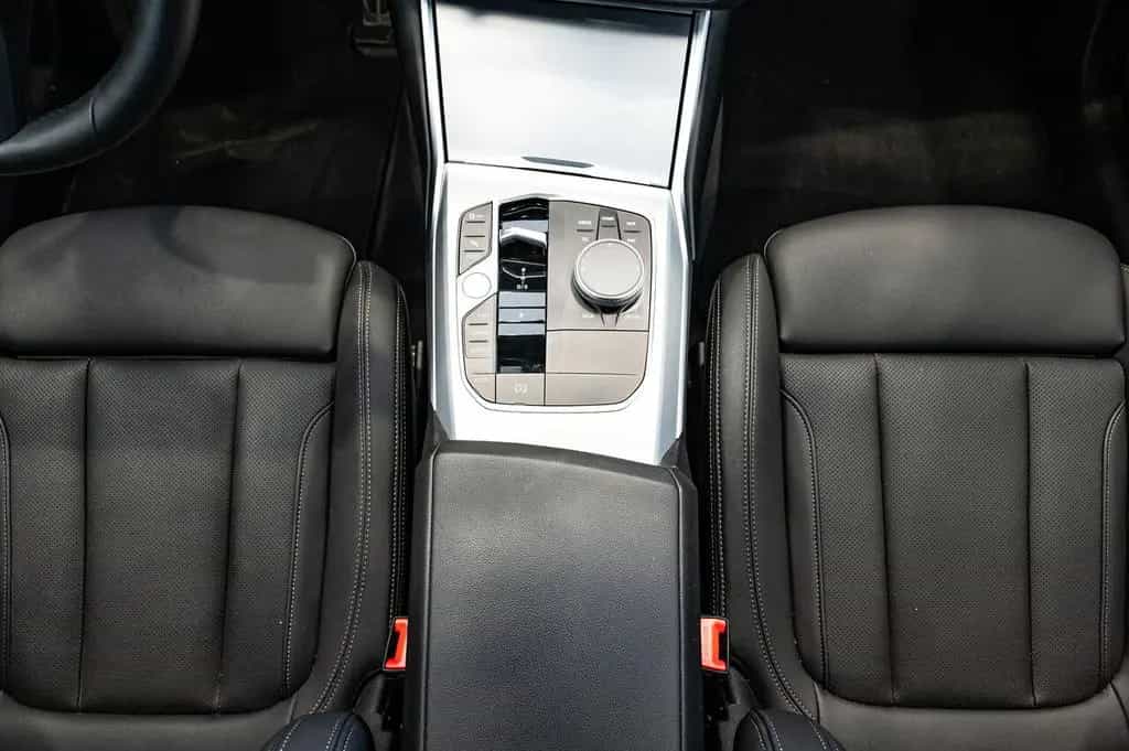 BMW 318 i, touring, M pack, camera, widescreen G21 l 07/2024-photo-18
