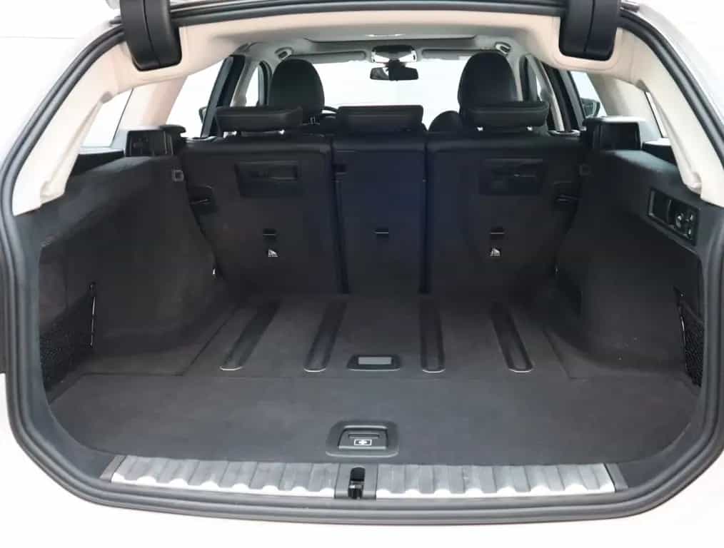 BMW 320 d Touring xDrive Sport Line LED Navi T-Leder 03/2021-photo-12