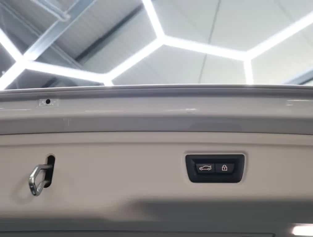 BMW 320 d Touring xDrive Sport Line LED Navi T-Leder 03/2021-photo-18