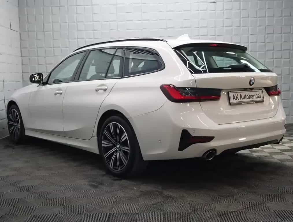 BMW 320 d Touring xDrive Sport Line LED Navi T-Leder 03/2021-photo-3