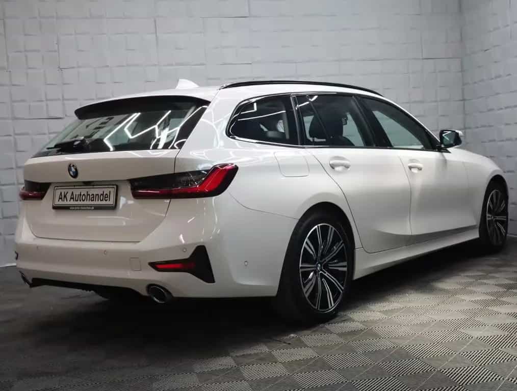 BMW 320 d Touring xDrive Sport Line LED Navi T-Leder 03/2021-photo-5