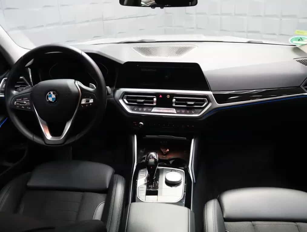 BMW 320 d Touring xDrive Sport Line LED Navi T-Leder 03/2021-photo-8