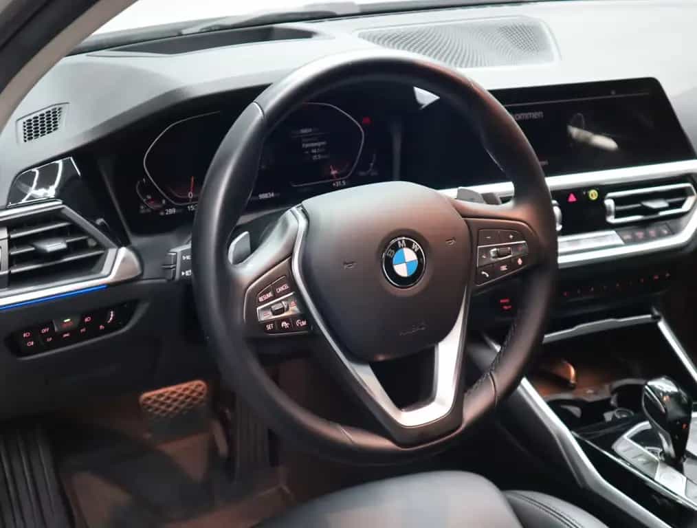 BMW 320 d Touring xDrive Sport Line LED Navi T-Leder 03/2021-photo-9